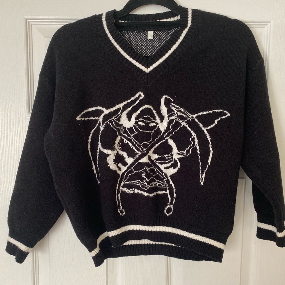 print v-neck sweater